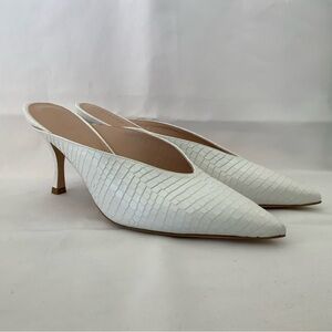 Like NEW Stuart Weitzman white mule